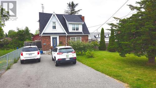 520 CROMWELL AVENUE  Oshawa, ON L1J 4V4