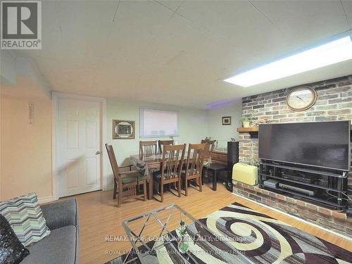 69 SAMSON CRESCENT , Toronto, Ontario M1G 1N2 5