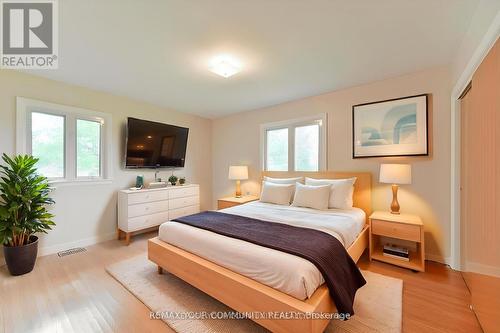 6162 Highway 9, King, ON - Indoor Photo Showing Bedroom