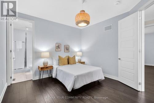 8 King Boulevard, King, ON - Indoor Photo Showing Bedroom