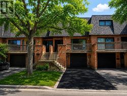 16 - 72 ASHGLEN WAY Markham, ON L3R 3A7