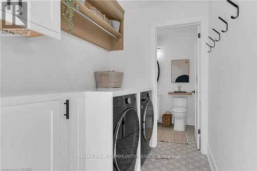 1379 Caroline Street, Burlington, ON - Indoor Photo Showing Laundry Room