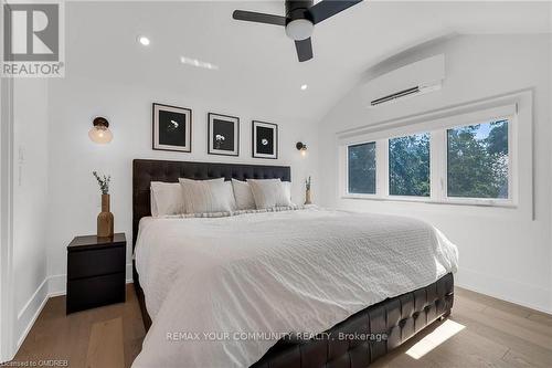1379 Caroline Street, Burlington, ON - Indoor Photo Showing Bedroom