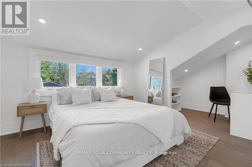 1379 Caroline Street, Burlington, ON - Indoor Photo Showing Bedroom