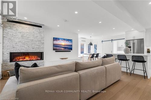 1379 Caroline Street, Burlington, ON - Indoor Photo Showing Living Room With Fireplace