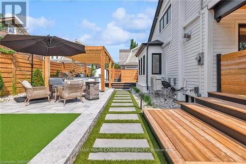 1379 Caroline Street, Burlington, ON - Outdoor