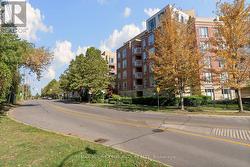 105 - 451 ROSEWELL AVENUE S Toronto, ON M4R 2H8