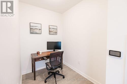 1002 - 120 Eagle Rock Way, Vaughan, ON - Indoor Photo Showing Office