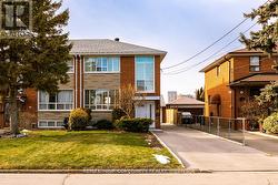 16 MARTINI DRIVE Toronto, ON M6M 4X5