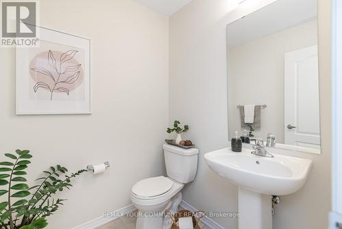 38 Utter Place, Hamilton, ON - Indoor Photo Showing Bathroom