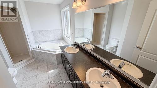 18 Gordon Drive, New Tecumseth, ON - Indoor Photo Showing Bathroom