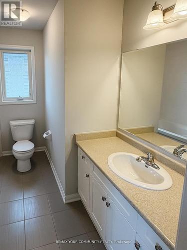 18 Gordon Drive, New Tecumseth, ON - Indoor Photo Showing Bathroom