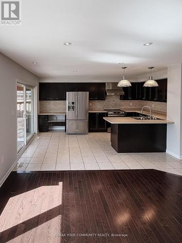 18 Gordon Drive, New Tecumseth, ON - Indoor Photo Showing Kitchen