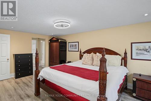 23 Cranberry Lane, Aurora, ON - Indoor Photo Showing Bedroom