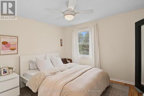 23 Cranberry Lane, Aurora, ON - Indoor Photo Showing Bedroom
