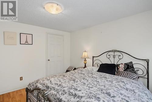 23 Cranberry Lane, Aurora, ON - Indoor Photo Showing Bedroom
