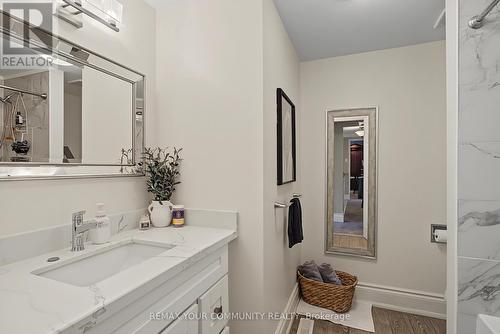 23 Cranberry Lane, Aurora, ON - Indoor Photo Showing Bathroom