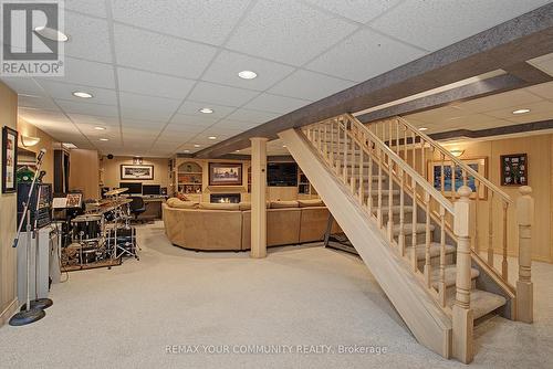 23 Cranberry Lane, Aurora, ON - Indoor Photo Showing Other Room