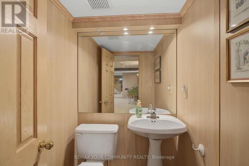 23 Cranberry Lane, Aurora, ON - Indoor Photo Showing Bathroom
