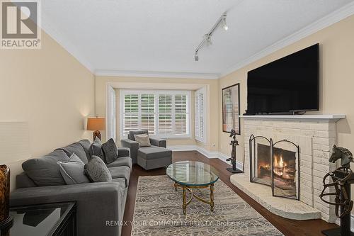 23 Cranberry Lane, Aurora, ON - Indoor Photo Showing Living Room With Fireplace
