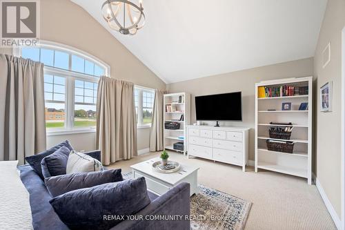 78 Alex Campbell Crescent, King, ON - Indoor Photo Showing Living Room