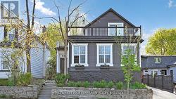 64 MACHELL AVENUE Aurora, ON L4G 2R7