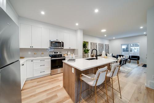 11121 62 Street, Edmonton, AB - Indoor Photo Showing Kitchen With Stainless Steel Kitchen With Upgraded Kitchen