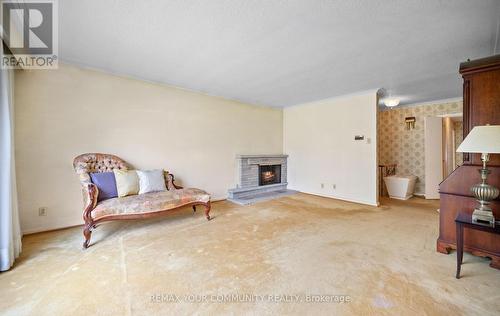 628 Shenandoah Drive, Mississauga, ON - Indoor Photo Showing Living Room With Fireplace