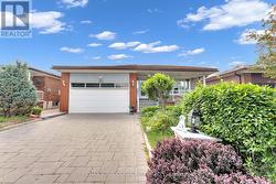 BSMT - 39 VEERLAND DRIVE Toronto, ON M6L 1R8