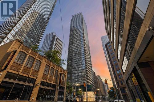 3102 - 38 GRENVILLE STREET  Toronto, ON M4Y 1A5