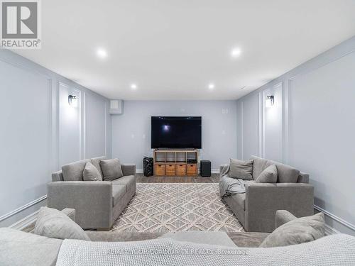 6743 3Rd Line, New Tecumseth, ON - Indoor Photo Showing Living Room