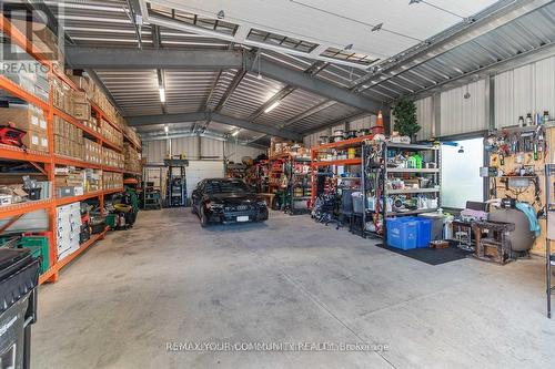 6743 3Rd Line, New Tecumseth, ON - Indoor Photo Showing Garage