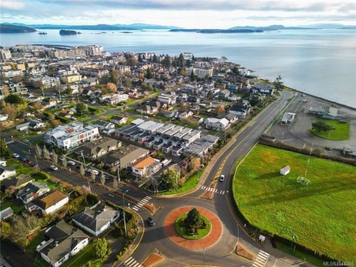 9601 Fifth St, Sidney, BC 
