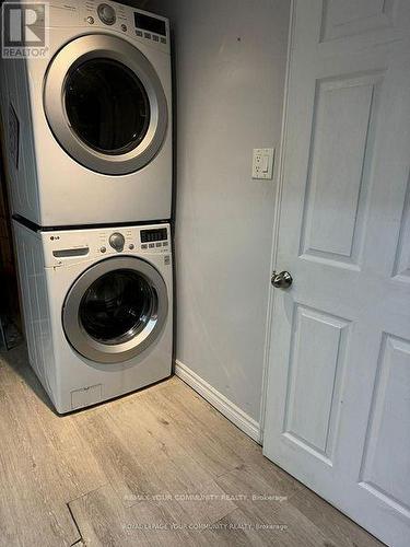 3237 Corry Crescent S, Niagara Falls, ON - Indoor Photo Showing Laundry Room