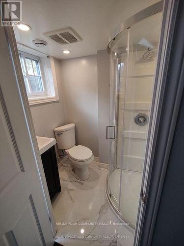 3237 Corry Crescent S, Niagara Falls, ON - Indoor Photo Showing Bathroom