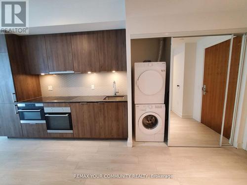408 - 15 Queens Quay E, Toronto, ON - Indoor Photo Showing Laundry Room