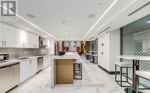 408 - 15 Queens Quay E, Toronto, ON - Indoor Photo Showing Kitchen