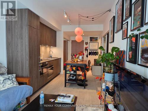 408 - 15 Queens Quay E, Toronto, ON - Indoor