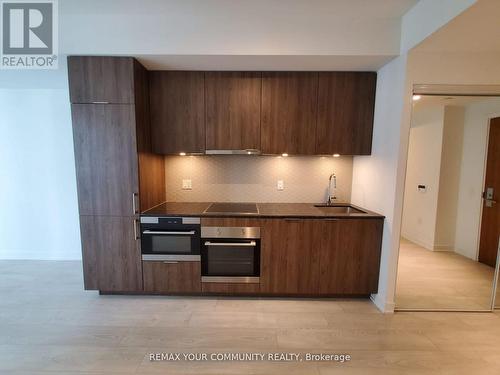 408 - 15 Queens Quay E, Toronto, ON - Indoor