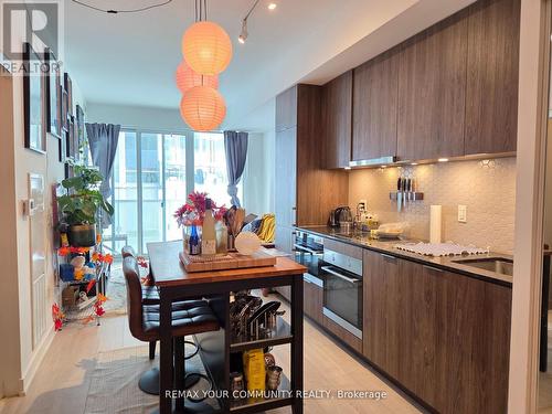 408 - 15 Queens Quay E, Toronto, ON - Indoor