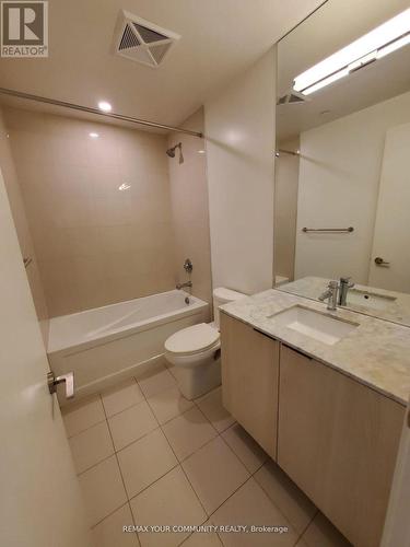408 - 15 Queens Quay E, Toronto, ON - Indoor Photo Showing Bathroom