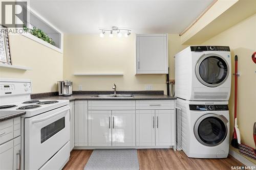 627 9Th Avenue N, Saskatoon, SK - Indoor Photo Showing Laundry Room
