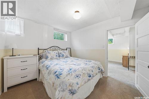 627 9Th Avenue N, Saskatoon, SK - Indoor Photo Showing Bedroom
