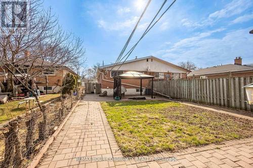 32 Marbury Crescent, Toronto, ON - Outdoor