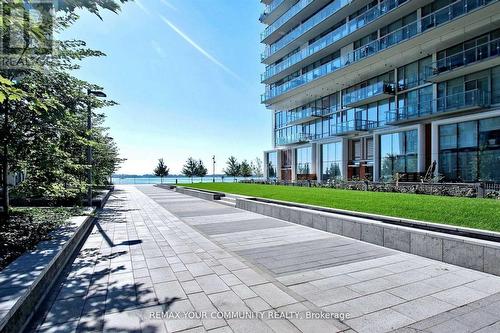 815 - 39 Queens Quay E, Toronto, ON - Outdoor