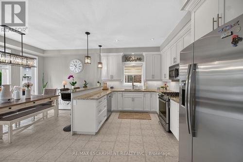 68 Garinger Crescent, Hamilton, ON - Indoor Photo Showing Kitchen With Stainless Steel Kitchen With Upgraded Kitchen