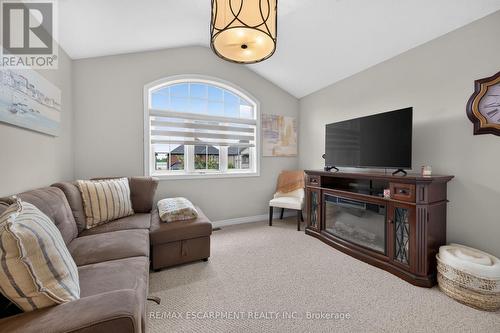 68 Garinger Crescent, Hamilton, ON - Indoor Photo Showing Other Room
