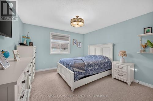 68 Garinger Crescent, Hamilton, ON - Indoor Photo Showing Bedroom