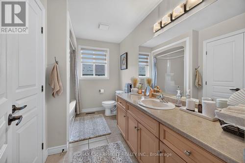 68 Garinger Crescent, Hamilton, ON - Indoor Photo Showing Bathroom
