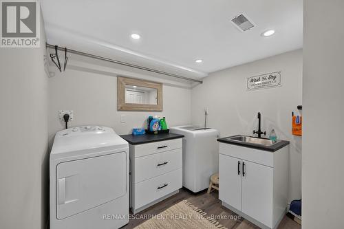 68 Garinger Crescent, Hamilton, ON - Indoor Photo Showing Laundry Room